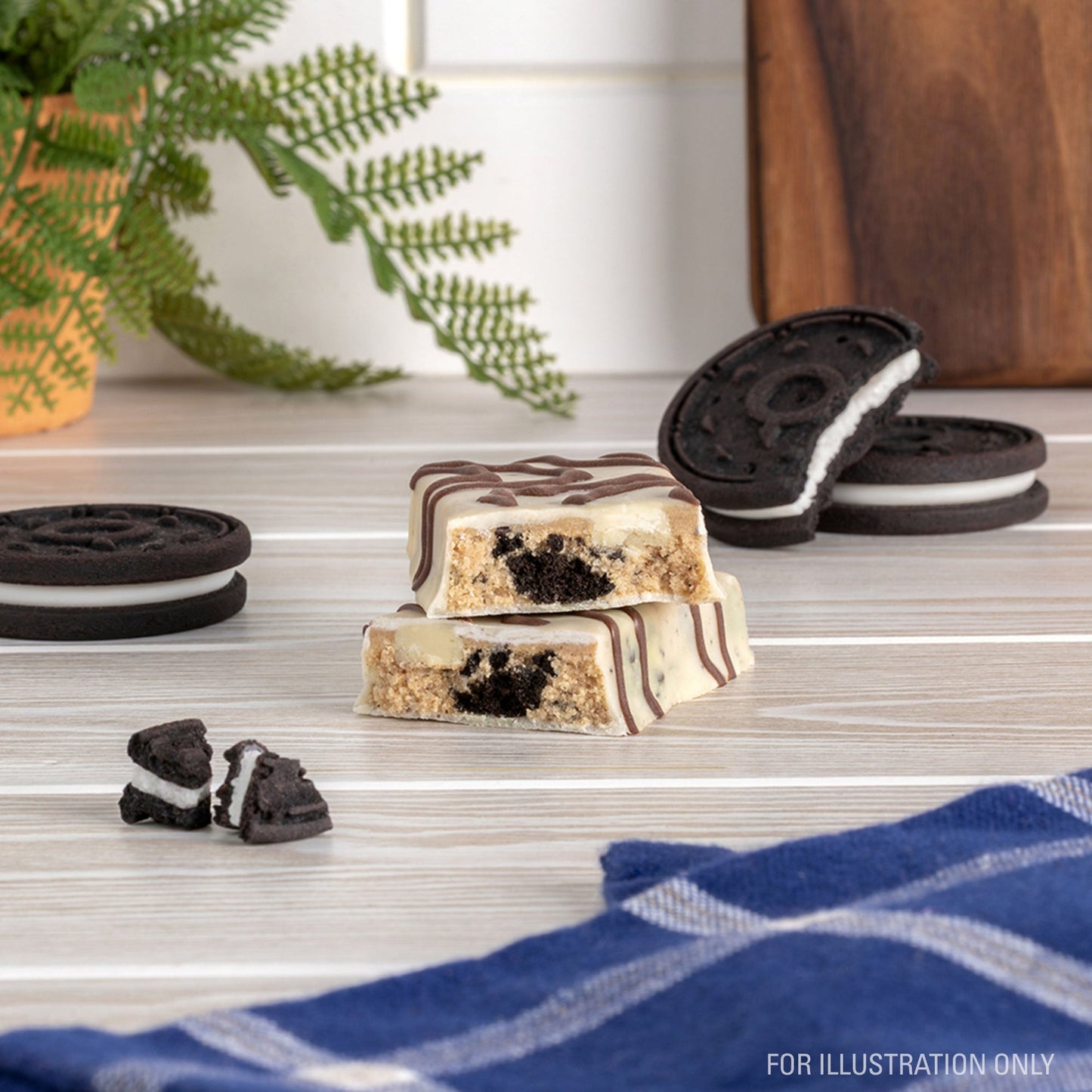 dipped-cookies-and-cream-protein-bars-h0 15807_QN_USA_ProteinBar_CAC_InterimAssetUpdate_Digital-Dipped-ProductCarouselSet_Tabletop1.jpg